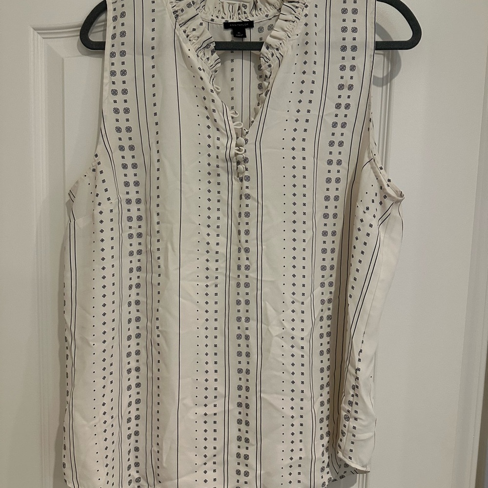 Ann Taylor White and Black Patterned Blouse